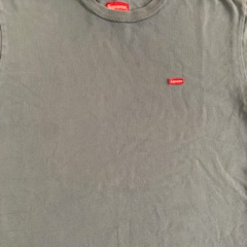 SUPREME BOX LOGO